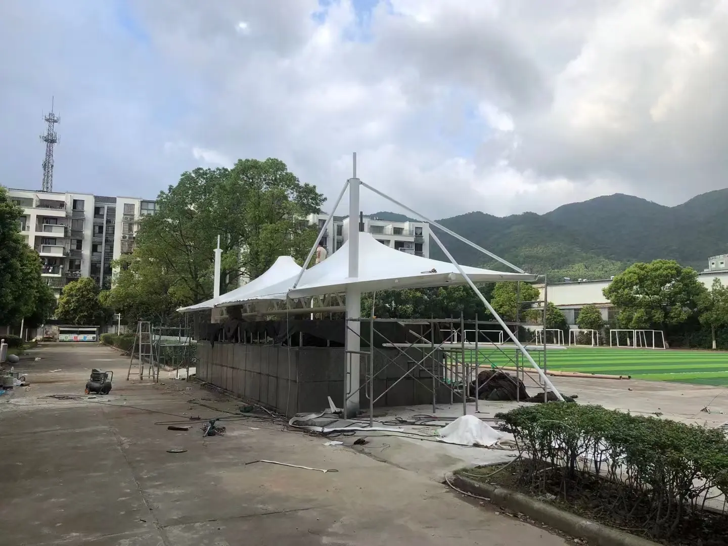 2026年贵州贵定停车棚球场棚改造纪实：老旧雨棚换新，运维压力怎么降